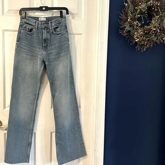 NWT Women’s Zara High Rise Wide Leg Denim Jeans Size 34 US (2) - Picture 1 of 10